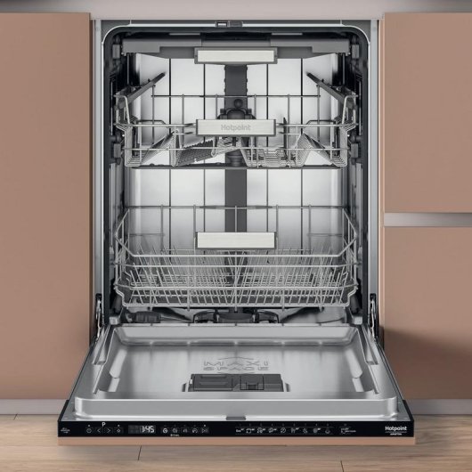 Lavastoviglie Hotpoint HM7 42 L 15 Coperti C integrata 42 dB
