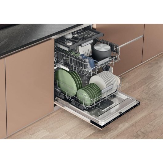 Lavastoviglie Hotpoint HM7 42 L 15 Coperti C integrata 42 dB