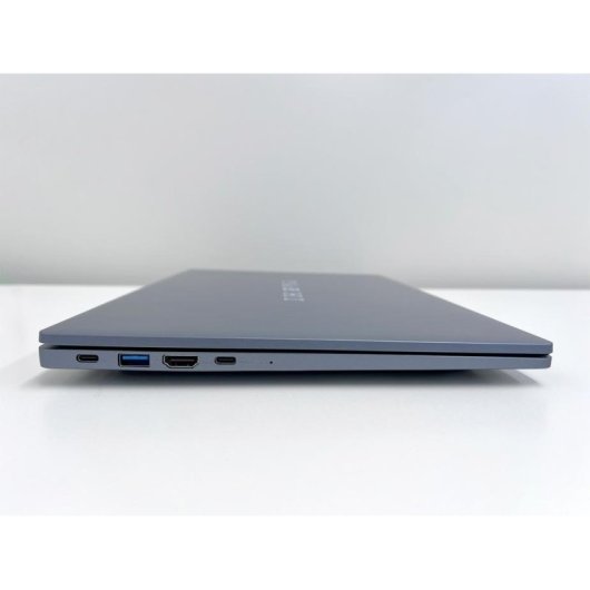 Portatile Yashi Hammer 15.6" AMD Ryzen 7 7730U 8GB 512GB SSD Radeon Graphics Windows 11 Pro