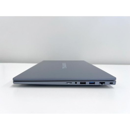 Portatile Yashi Hammer 15.6" AMD Ryzen 7 7730U 8GB 512GB SSD Radeon Graphics Windows 11 Pro