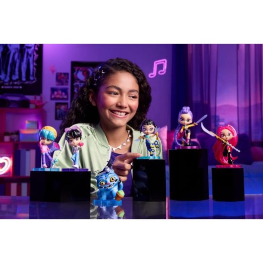 Figurine collectible Mattel Las Guerrieres K-pop 8,9 cm accessoire carte