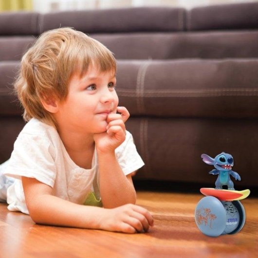 Robot Interactivo Lexibook Disney Stitch Surfista Autoequilibrio Luz y Sonido