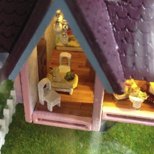 Maqueta Dam Electronics Flying House Wonderland 3D con Luces LED 12 x 12 x 12 cm