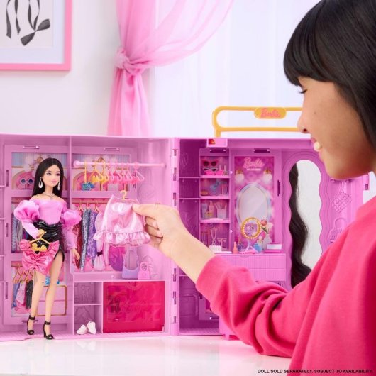 Armadio per bambole Barbie Deluxe Style girevole con toeletta e oltre 20 pezzi