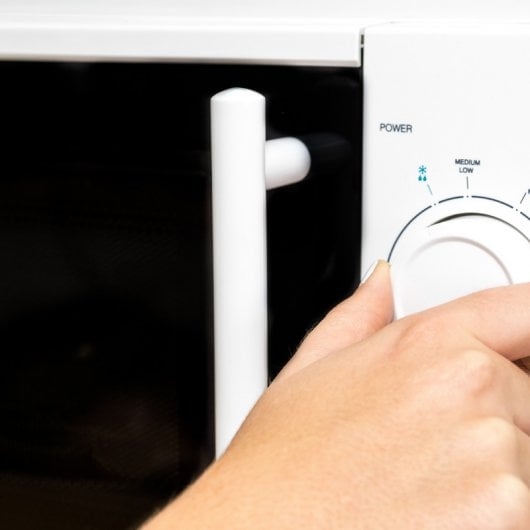 Cecotec White Microondas 700W