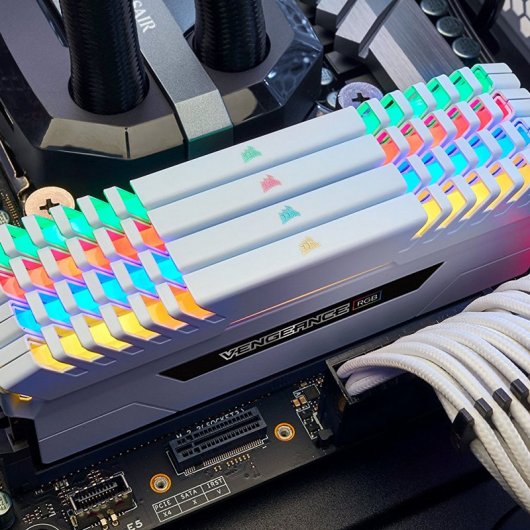 Corsair Vengeance RGB White DDR4 3200 PC4-25600 16GB 2x8GB CL16