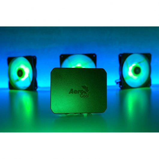 Aerocool Project 7 P7-F12 Pro Kit 3 Ventiladores 120mm + P7-H1 Hub Controlador