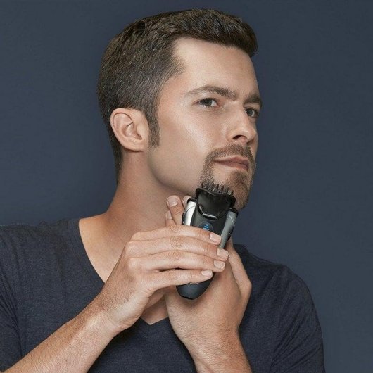 Rasoio Elettrico Multifunzione Viso Braun MG5090 Senza Filo 30min Uso Doccia Pettine Ricarica Rapida