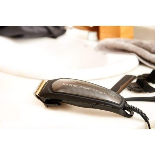 Tagliacapelli Taurus Mithos Titanium Plus con filo 4 lunghezze lame titanio accessori