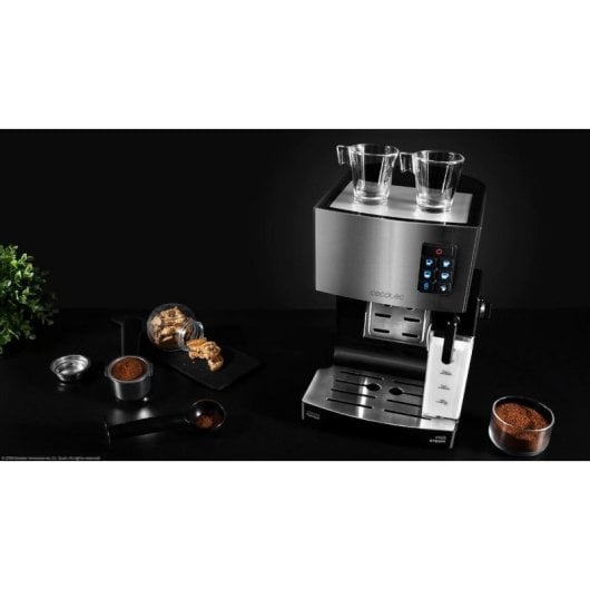 Cafeteira Semiautomática Cecotec Power Instant-ccino 20 1,4L 20 bares com depósito de leite