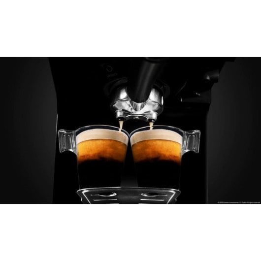 Cafeteira Semiautomática Cecotec Power Instant-ccino 20 1,4L 20 bares com depósito de leite