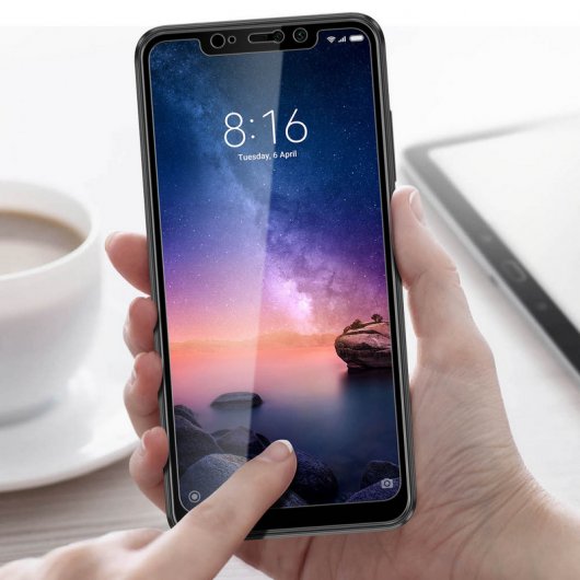 Pellicola protettiva in vetro temperato Avizar con bordi neri per Xiaomi Redmi Note 6 Pro