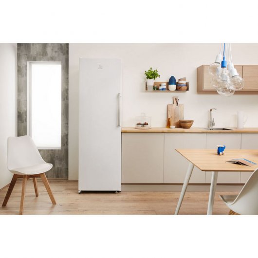 Indesit UI6 F1T W Congelador Vertical No Frost 223L A+ Blanco
