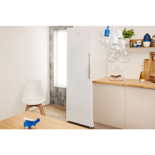 Indesit UI6 F1T W Congelador Vertical No Frost 223L A+ Blanco