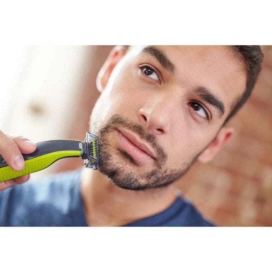 Aparador de Barba Facial Philips OneBlade QP2530/20 Recarregável 60min Seco e Molhado 4 Ajustes 4 Pentes