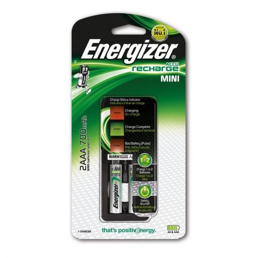 Energizer Recharge Mini-Ladegerät + 2 AAA-Batterien mit 700 mAh