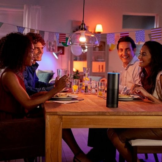 Philips Hue Starter Kit 2 Bombillas Inteligentes LED E27 White and Color + Sensor Movimiento