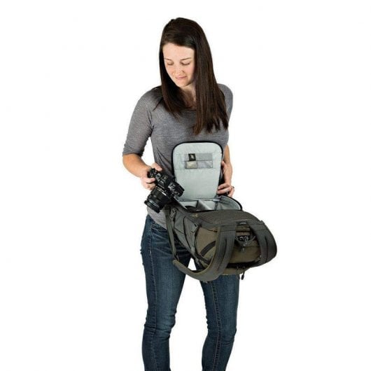 Zaino per fotocamera Lowepro Flipside Trek BP 250 AW grigio