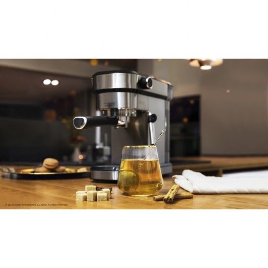 Cafetière expresso Cecotec Cafelizzia 790 en acier