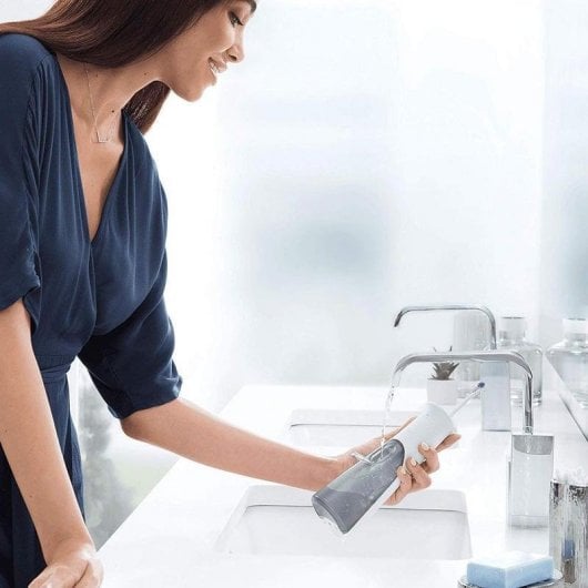 Irrigadores Dentais Oral-B Aquacare 6 Pro Expert Tecnologia Oxyjet 3 Intensidades 2 Boquilhas