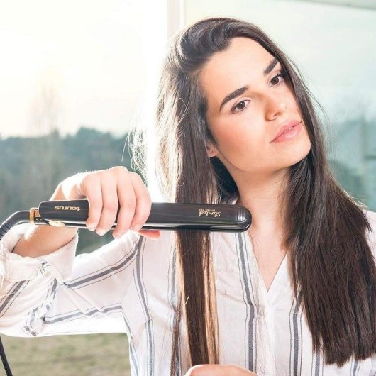 Prancha de Cabelo Cerâmica Taurus Slimlook Divine Pro 200ºC Iónica Desligamento Automático LCD Preto