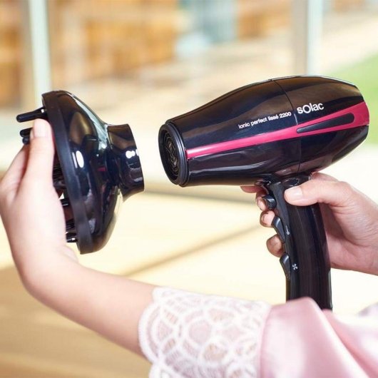 Secador de Cabelo Iónico Profissional Solac Ionic Perfect Lissé 2200 2200W 3 Temperaturas 2 Velocidades com Difusor e Concentrador Preto/Rosa