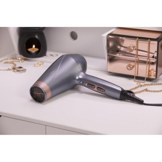 Professioneller Föhn Remington Keratin Protect AC8820 2200W 3 Temperaturstufen 2 Geschwindigkeiten Ionen-Technologie Diffusor Silber