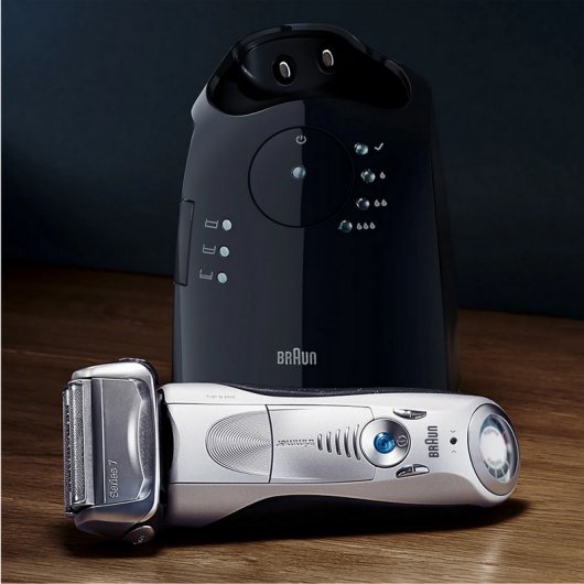Braun Series 7 7899 CC Wet&Dry Afeitadora con Estación Clean&Charge + Funda Plata