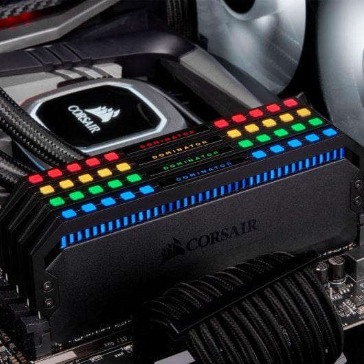 Corsair Dominator Platinum RGB Speichermodul 16 GB 2 x 8 GB DDR4 3200 MHz