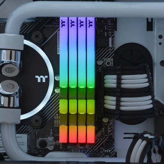 Thermaltake Toughram White RGB DDR4 3600 2x8GB 16GB CL18