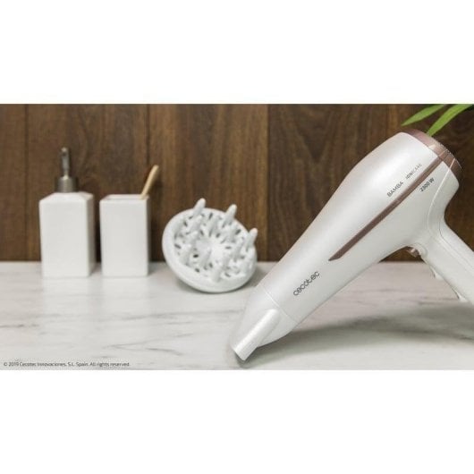 Ionen Föhn Cecotec Bamba IoniCare 5200 Aura 2300W 3 Temperaturstufen 2 Geschwindigkeiten Zubehör Weiß
