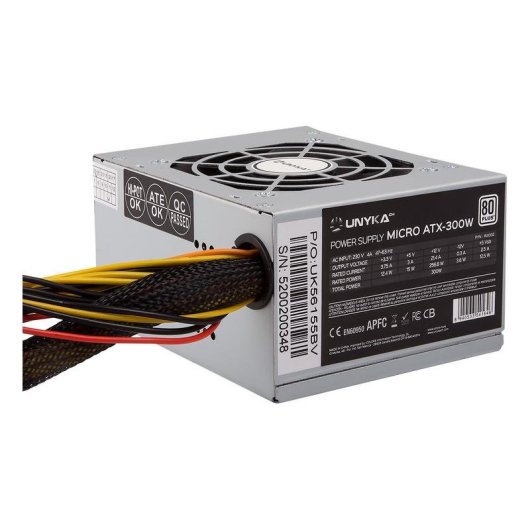 UNYKAch SFX-voeding 300 W, 85% efficiëntie, APFC