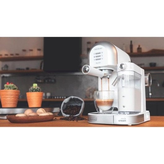 Cafeteira Semiautomática Cecotec Instant-ccino 20 Chic 1,7 L 20 bares com reservatório de leite