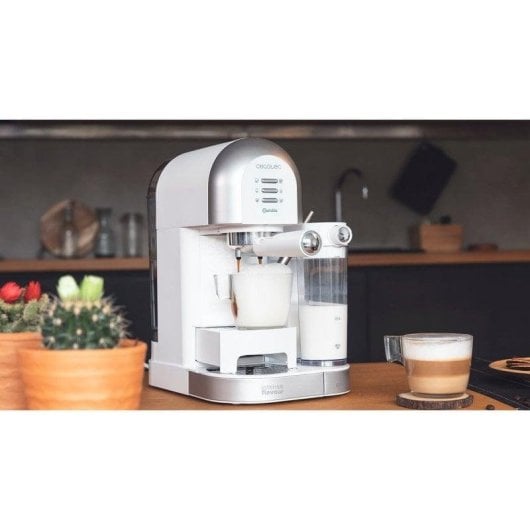Cafeteira Semiautomática Cecotec Instant-ccino 20 Chic 1,7 L 20 bares com reservatório de leite