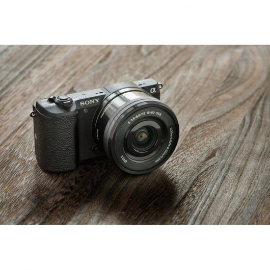 Sony Alpha ILCE-5100 24.3MP + Objetivo PZ 16-50mm F3.5-5.6 OSS + Objetivo 55-210mm F4.5-6.3 OSS