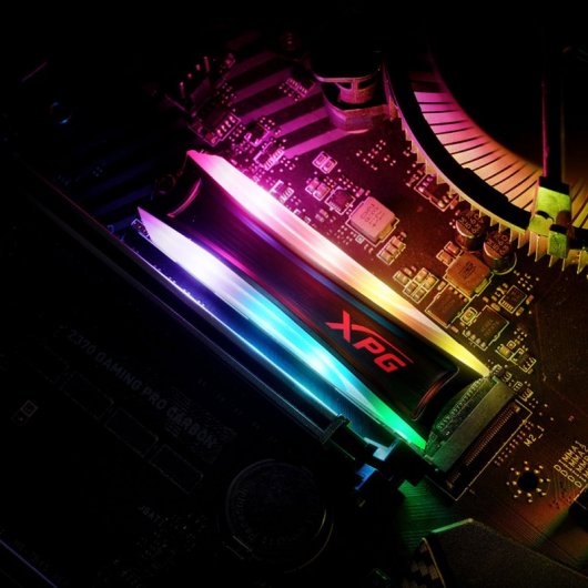 Adata XPG Spectrix S40G RVB 256 Go SSD M.2 NVMe PCIe Gen3x4