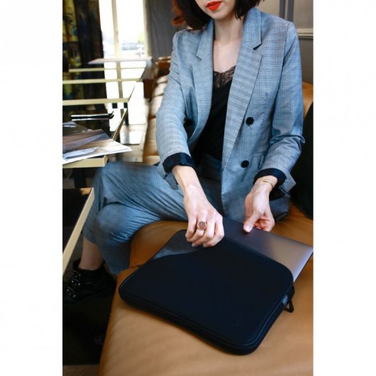 MW Funda de Neopreno y Espuma Inteligente con Interior de Polyester para MacBook Pro/Air 13" Negro/Gris