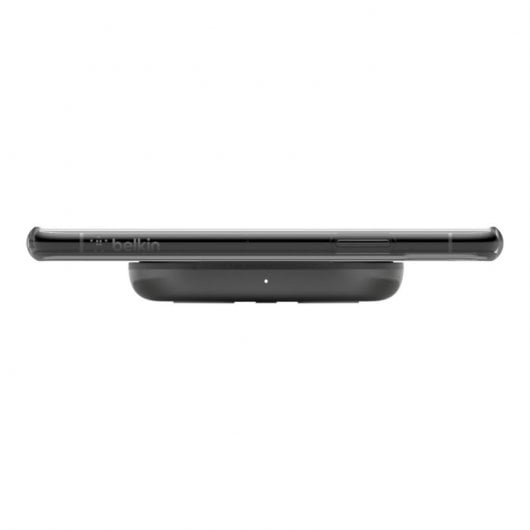Belkin BOOST UP Base de Carga Inalámbrica de 10 W con Enchufe de Carga Negra