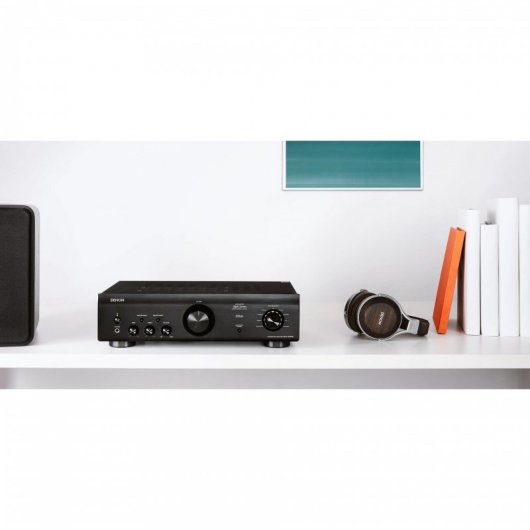 Amplificatore integrato Denon PMA-600 nero con 70 W per canale e supporto Bluetooth