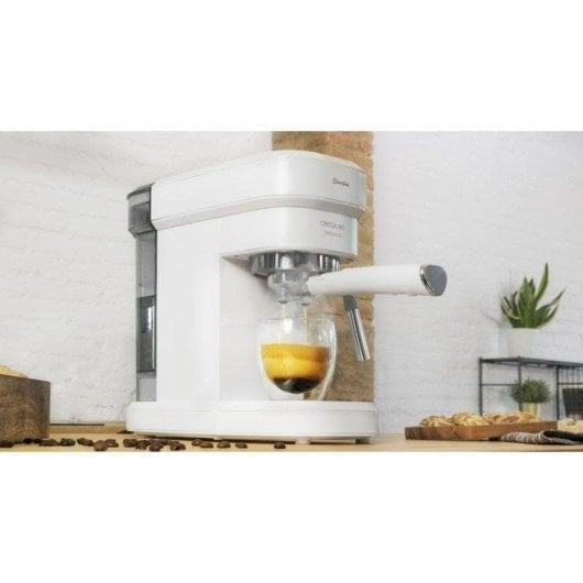 Cafetera Espresso Cecotec Cafelizzia 790 White 1,2L 20 bar mit Milchaufschäumer