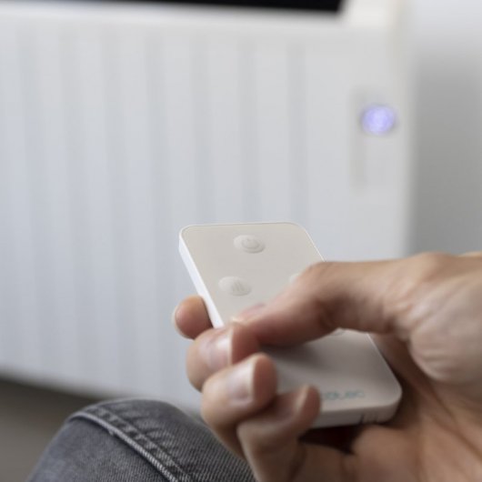 Cecotec ReadyWarm 2500 Thermal Connected Emisor Térmico Wi-Fi 1800W