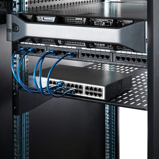 StarTech.com Ripiano per montaggio a rack con fessure 22" 2U - Ripiano per armadio server rack fisso - 22 kg