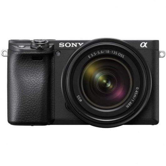 Sony Alpha 6400 24,2 MP WiFi/Bluetooth + obiettivo 18-135 mm F3,5-5,6 OSS