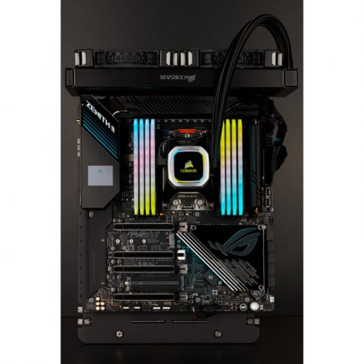 Corsair MP600 PRO 2 To M.2 NVMe PCIe Gen 4 x4 SSD