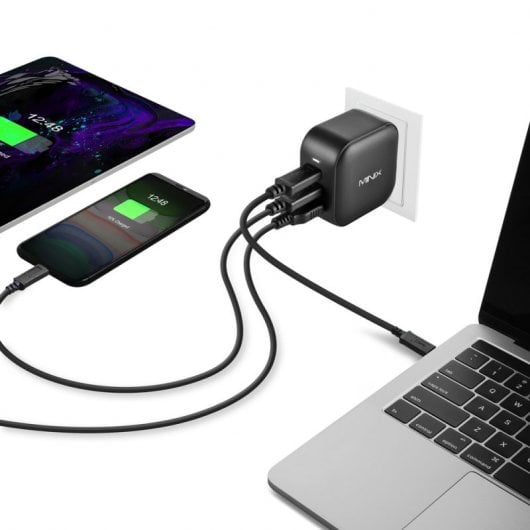 Minix Neo P1 Carregador com 3 Portas USB 2 x USB-C 3.0 Quick Charge 3.0 66w