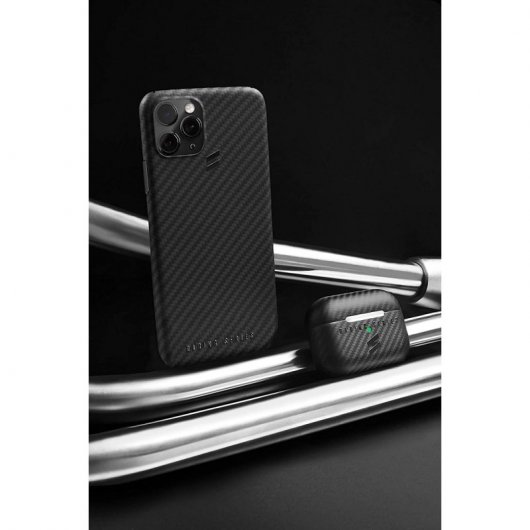 Suritt Racing Series Funda Negra de Fibra de Carbono para iPhone 12