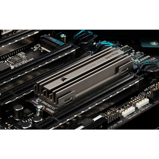 Corsair MP600 CORE 4 TB M.2 NVMe PCIe Gen 4 x4 SSD