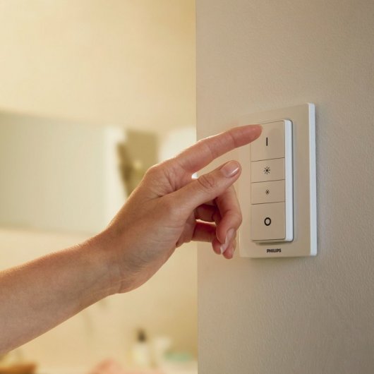 Philips Hue White Ambiance Wellner Candeeiro de Mesa LED + Interruptor Sem Fios