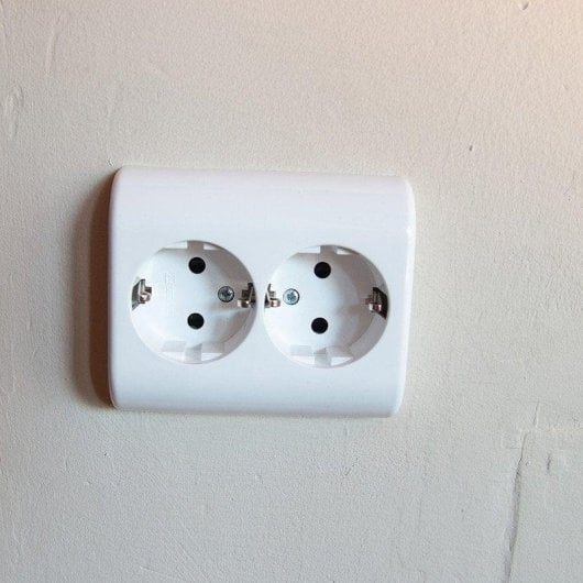 Régua de tomadas Simon Brico 2 Tomadas Schuko Embutir Proteção Crianças 16A 250V