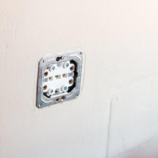 Régua de tomadas Simon Brico 2 Tomadas Schuko Embutir Proteção Crianças 16A 250V